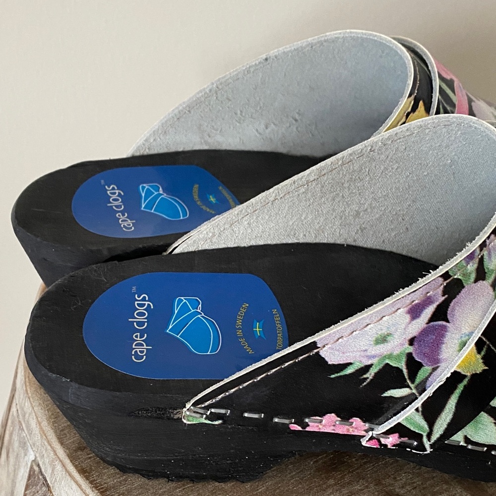 Scandi Girl Cape Clogs Leather Floral Handmade in Sweden Black Size 40 - Picture 3 of 9